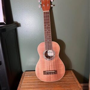 Cordoba Brown Ukulele 15M